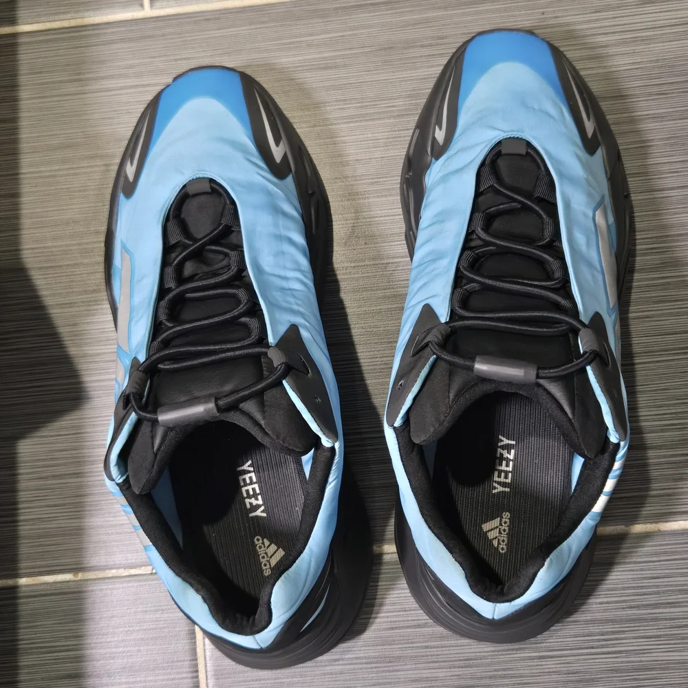 Adidas Yeezy Boost 700 V3 Sneakers in Blue and Black - Picture 2 of 4